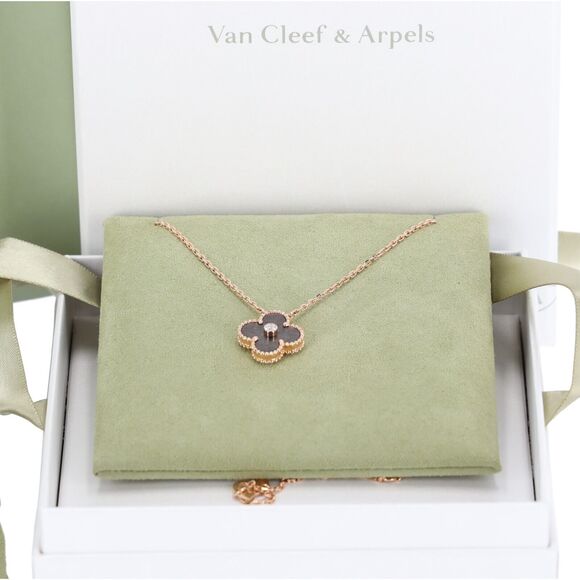 Van Cleef & Arpels Vintage Alhambra Necklace 2023 Holiday Pendant Grey 18K - Picture 3 of 7